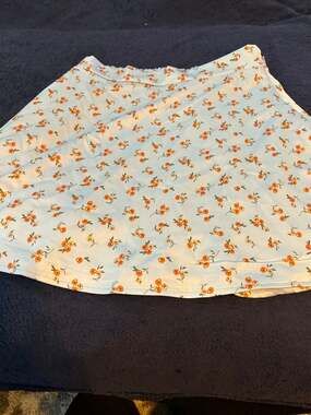 Love streak mini skirt size large